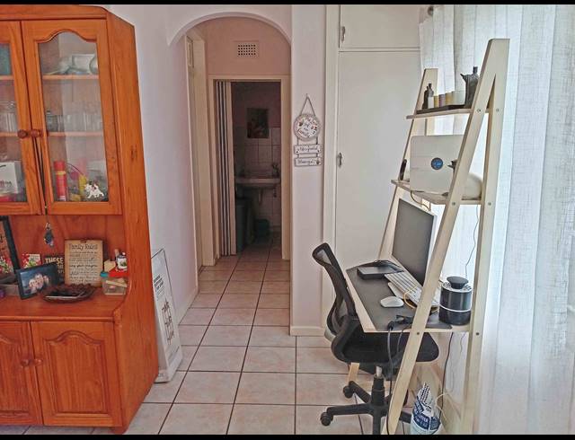 2 BEDROOM FLAT FOR SALE IN BLUFF